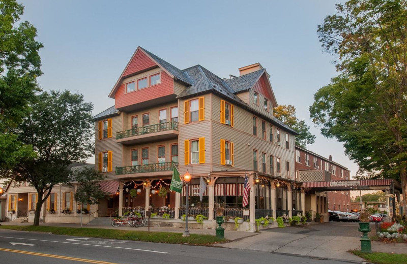 Exterior view of Inn At Saratoga.