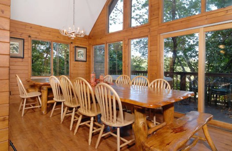 Cabin dining room at Cabins For You.
