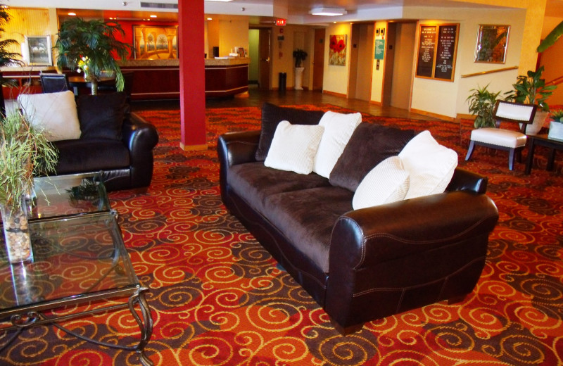 Lobby view at Inn at Grand Glaize.