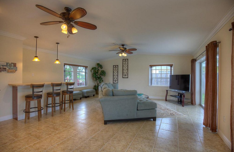 Rental living room at beachrentals.mobi. LLC.