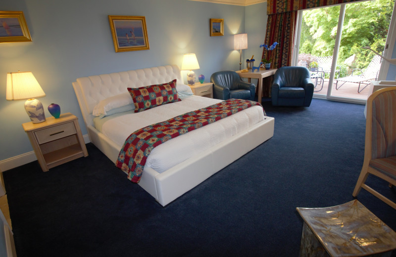 Guest bedroom at Pleasant Bay Village.