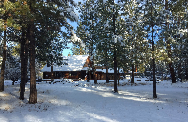 Rental exterior at Sisters Vacation Rentals.