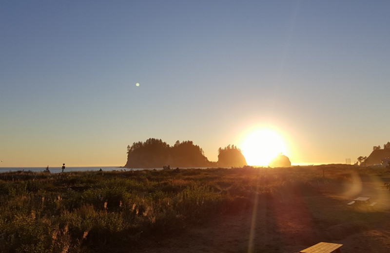 Exterior view of Quileute Oceanside Resort.