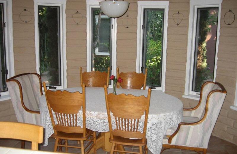 Dining area at Sarabande Bed & Breakfast.
