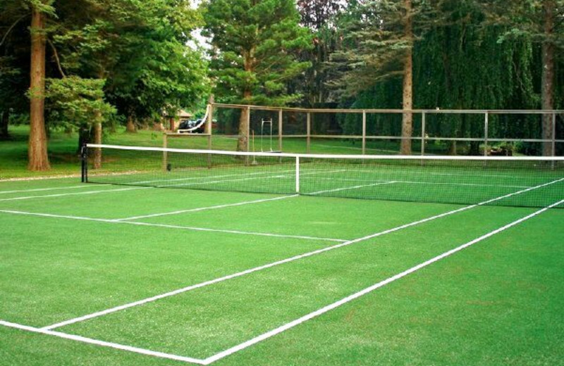 Tennis court at Rock Hall Luxe Lodging.