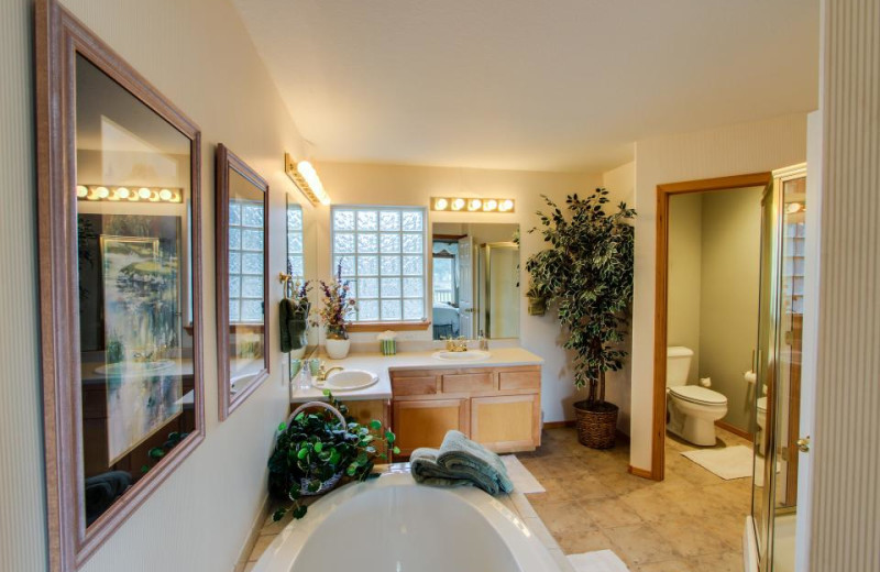 Vacation rental bathroom at Vacasa Rentals Sunriver.