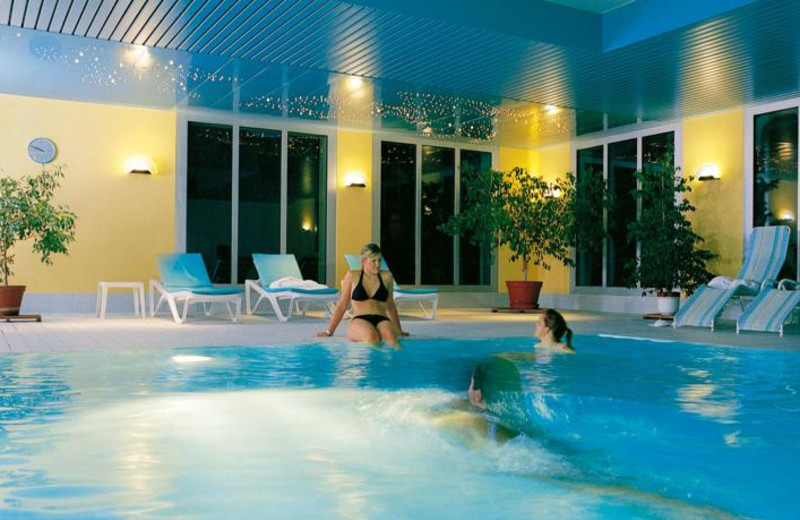 Indoor pool at TOP Central Sporthotel.