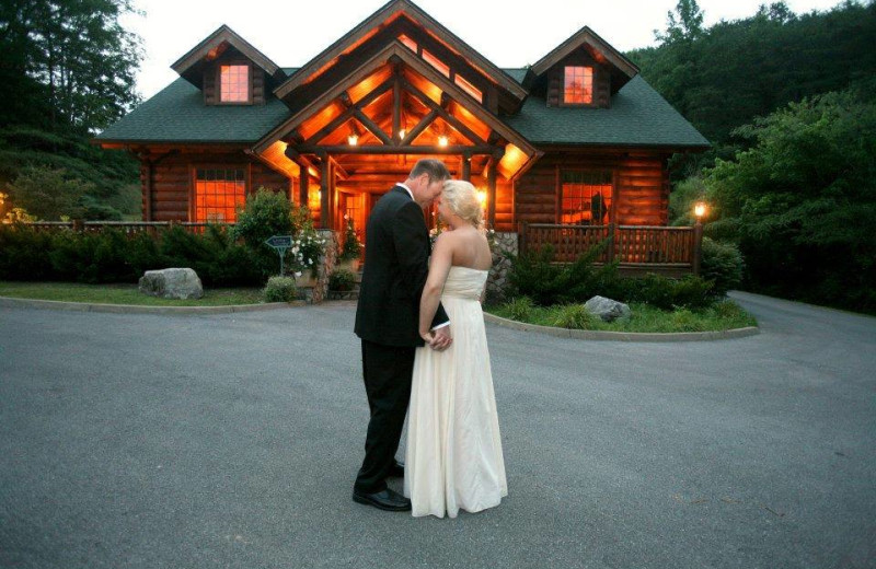 Wedding couple at Eden Crest Vacation Rentals, Inc.