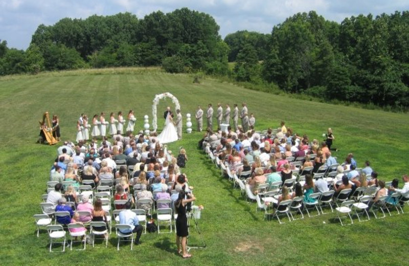 Outdoor wedding at Harpole's Heartland Lodge.