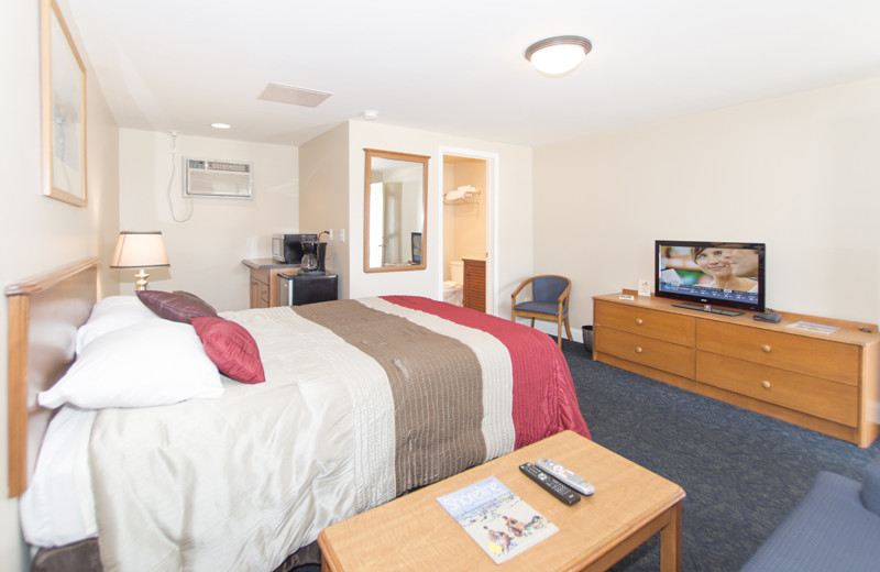 Guest room at Mark III Inn.