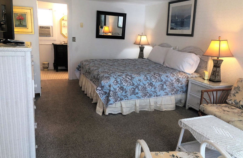 Guest room at Harbour Towne Inn on the Waterfront.