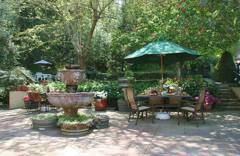 Patio at Calistoga Wayside Inn.