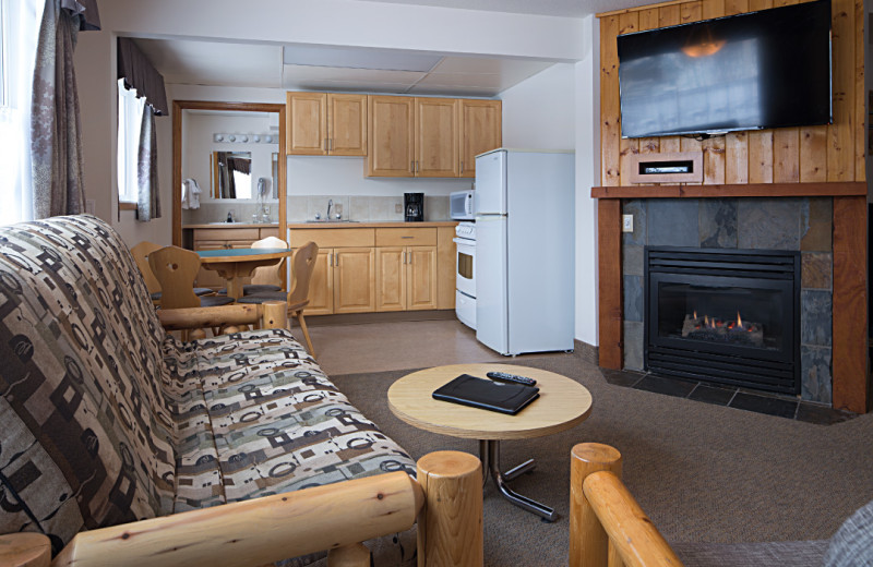 Guest living room at Rocky Mountain Ski Lodge.