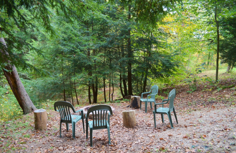 Cabin patio at Creeks Crossing Cabins.