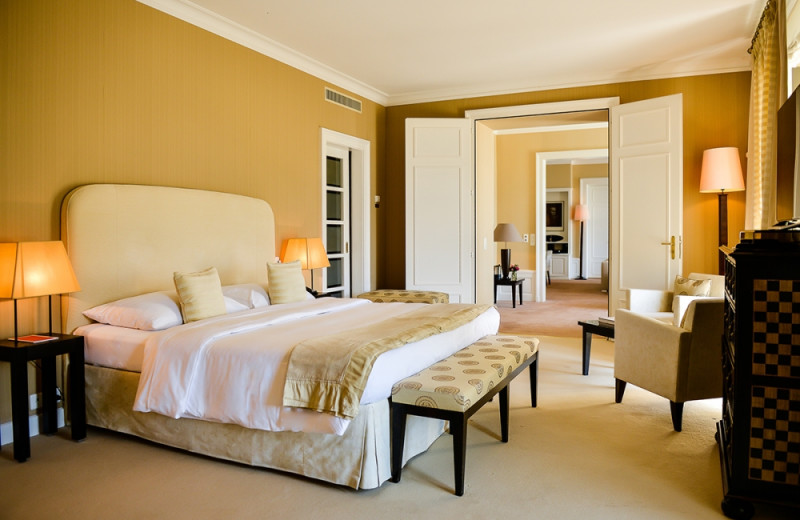 Guest room at Hotel des Trois Couronnes.