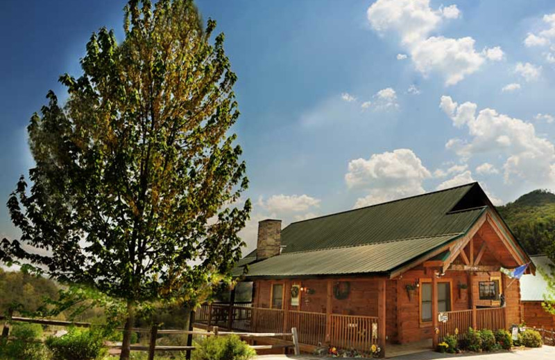 Cabin exterior at Eagles Ridge Resort.