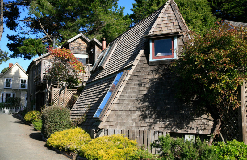 Exterior view of Alegria Inn.