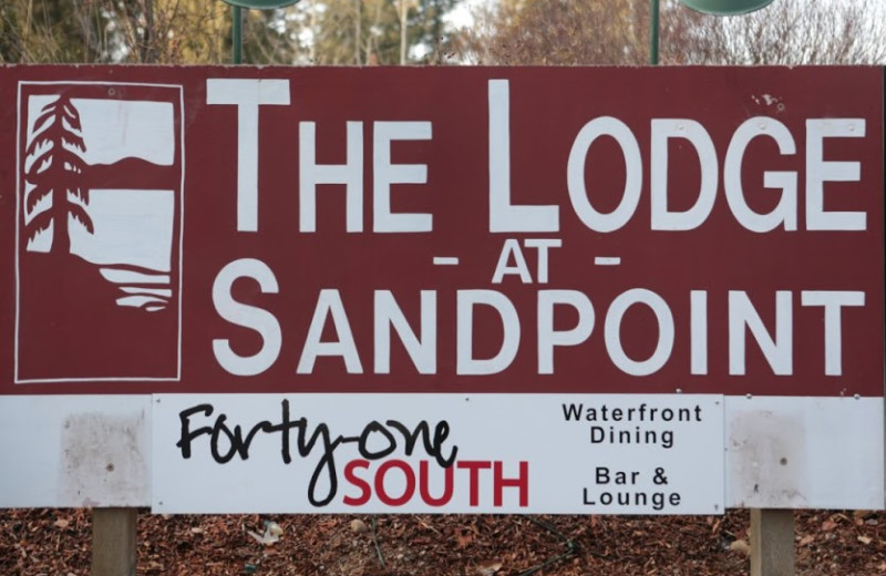 The Lodge at Sandpoint sign.