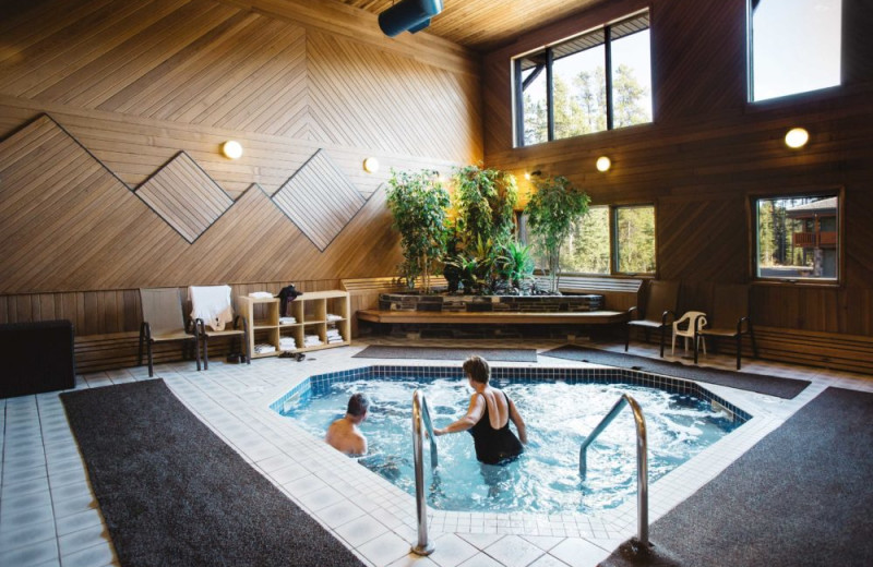 Hot tub at Mountaineer Lodge.