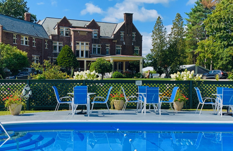 Outdoor pool at Wilburton Inn.