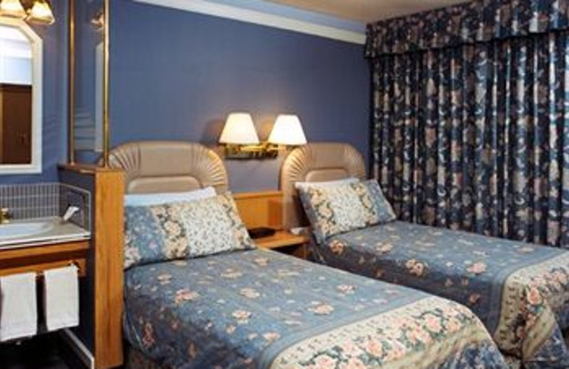 Double guest room at Astoria Hotel.