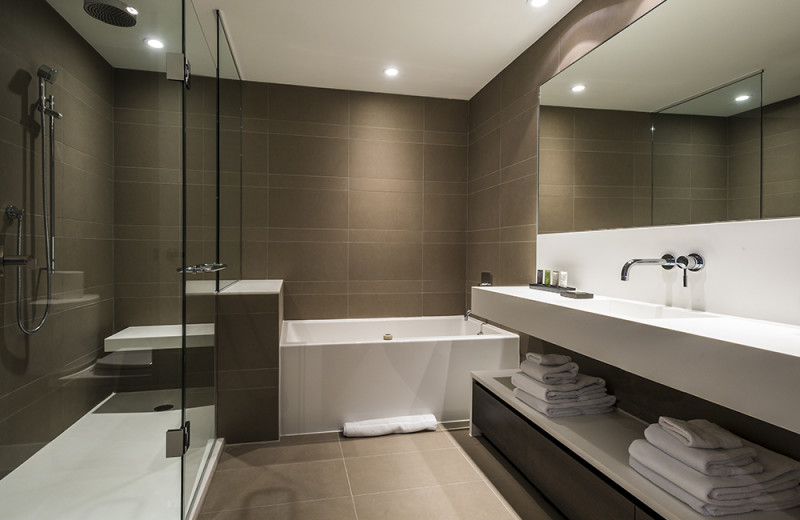 Guest bathroom at Taboo Muskoka.