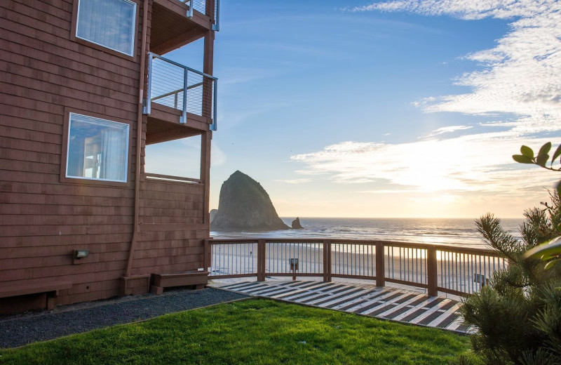 Exterior view of Hallmark Resort in Cannon Beach.