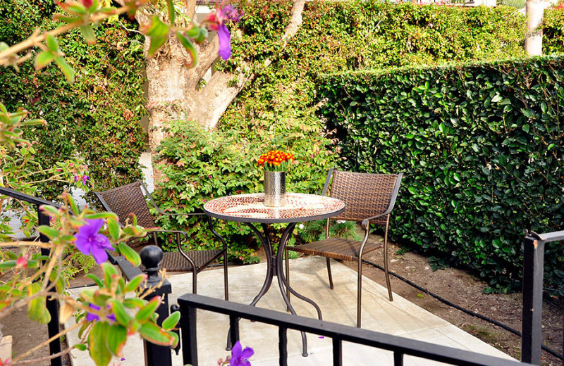 Guest patio at The Eagle Inn.