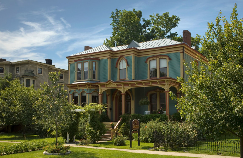 Exterior view of Croff House Bed & Breakfast.