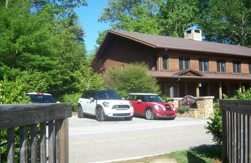 Welcome to the Blue Waters Mountain Lodge