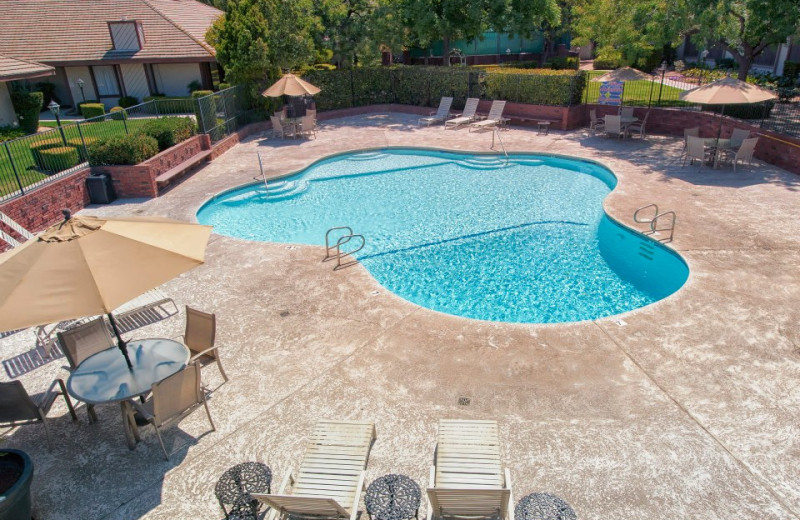 Outdoor pool at Piccadilly Inn Shaw.