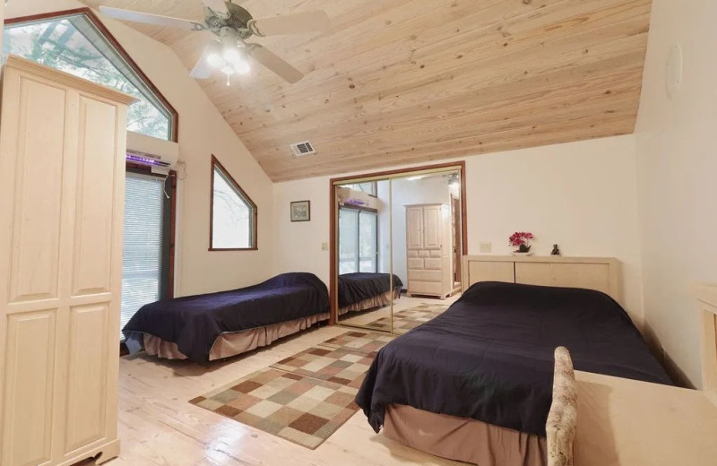 Cabin bedroom at Newlands Lodge.