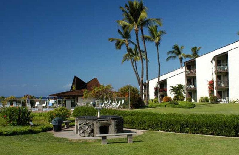 Exterior view of Hale Kamaole Condos.