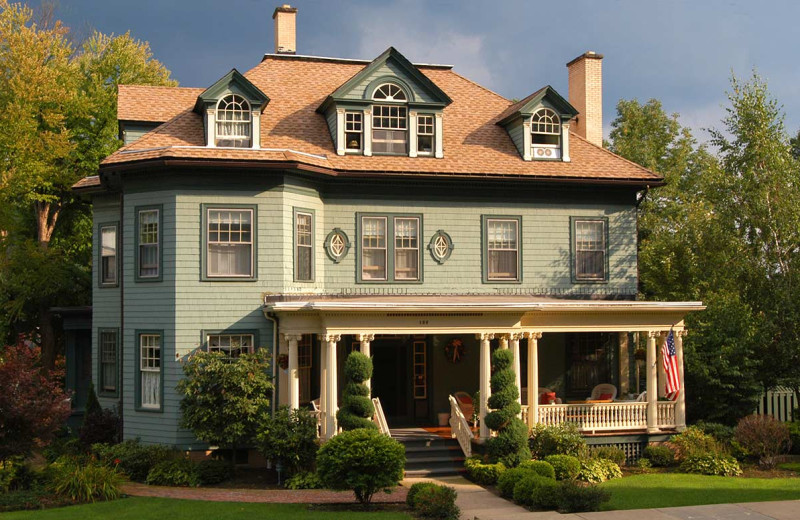 Exterior view of Mountain Laurel Inn.