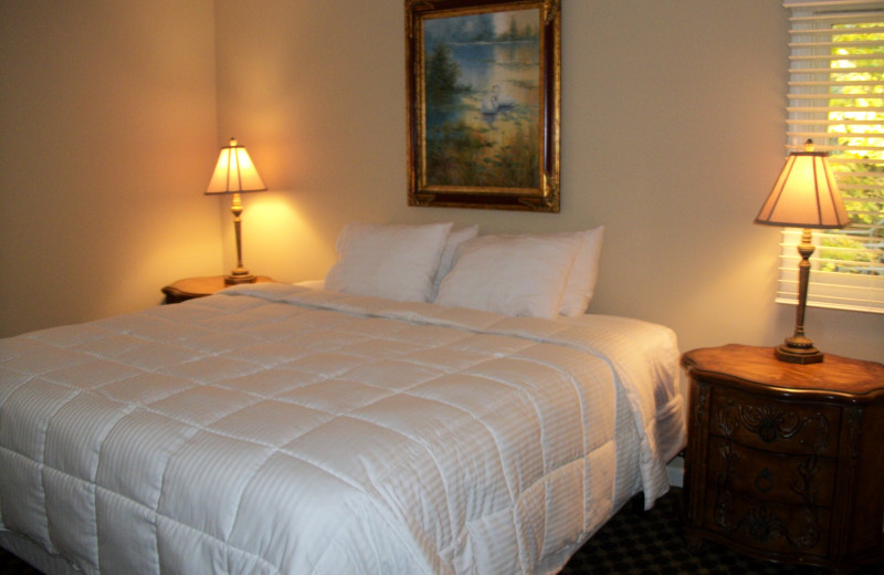 Guest bedroom at Michillinda Beach Lodge.