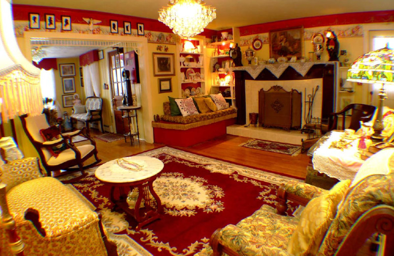 Victorian TV Parlor at English Rose Inn.
