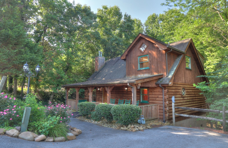 Cabin exterior at Oak Haven Resort.