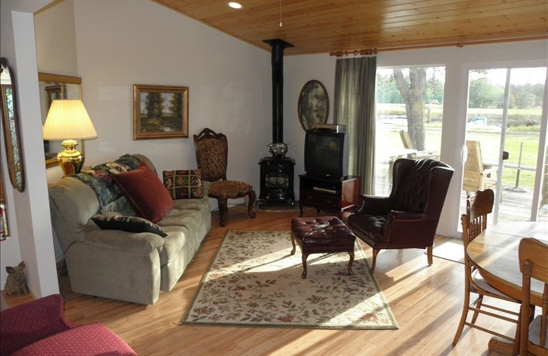 Rambler living room at Smuggler's Villa Resort.