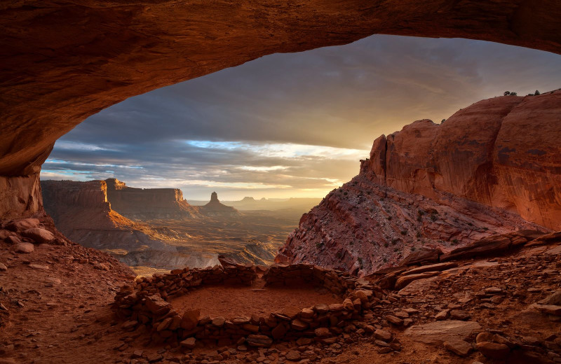 Scenic nature surrounding Canyonlands Lodging.