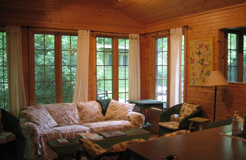 Vacation rental living room at Beach Combers Vacation Rentals.