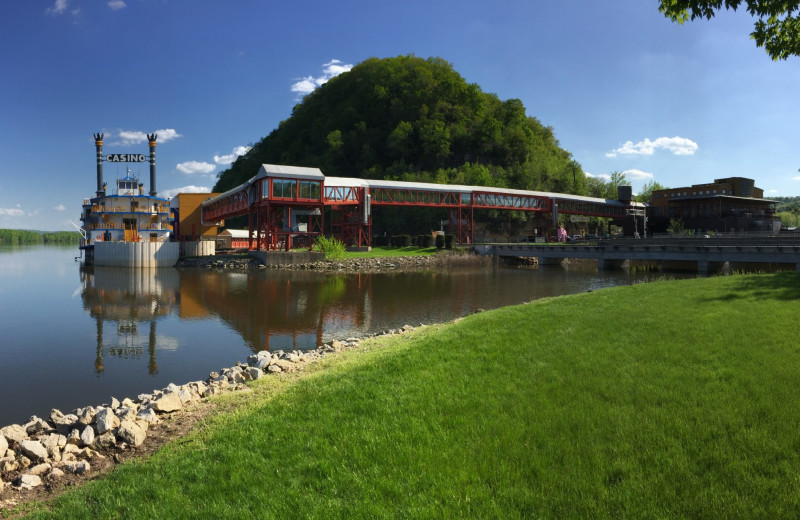 Exterior view of Casino Queen Marquette.