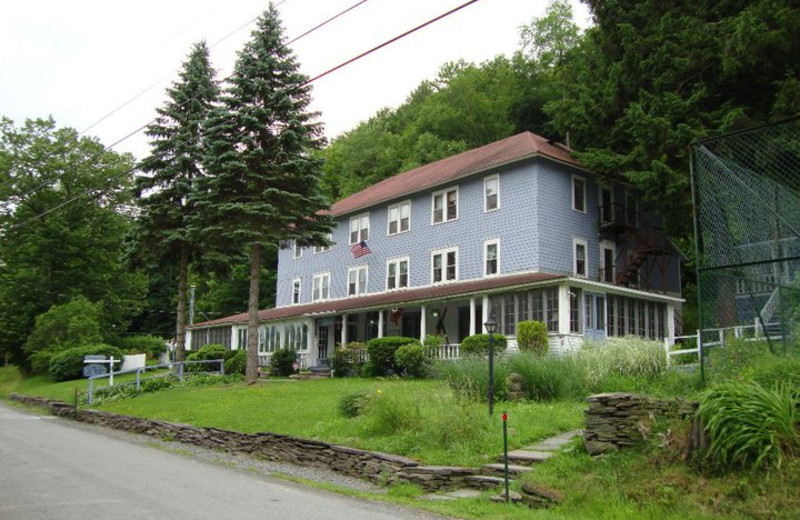 Exterior of The Inn at Starlight Lake