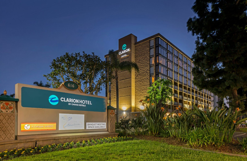 Exterior view of Clarion Anaheim Hotel Near Disneyland® Park.