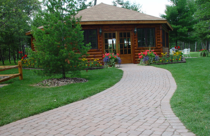 Exterior view of Lakewood Shores Resort.