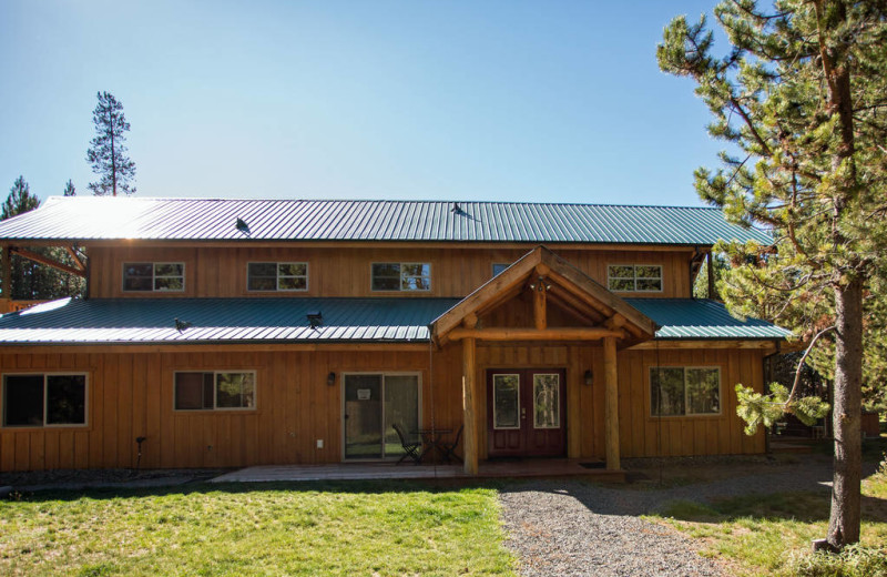 Lodge exterior at DiamondStone Guest Lodges.