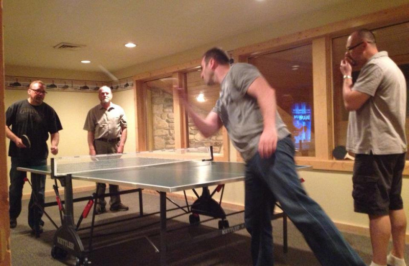 Ping pong table at Waterbury Inn Condominium Resort.