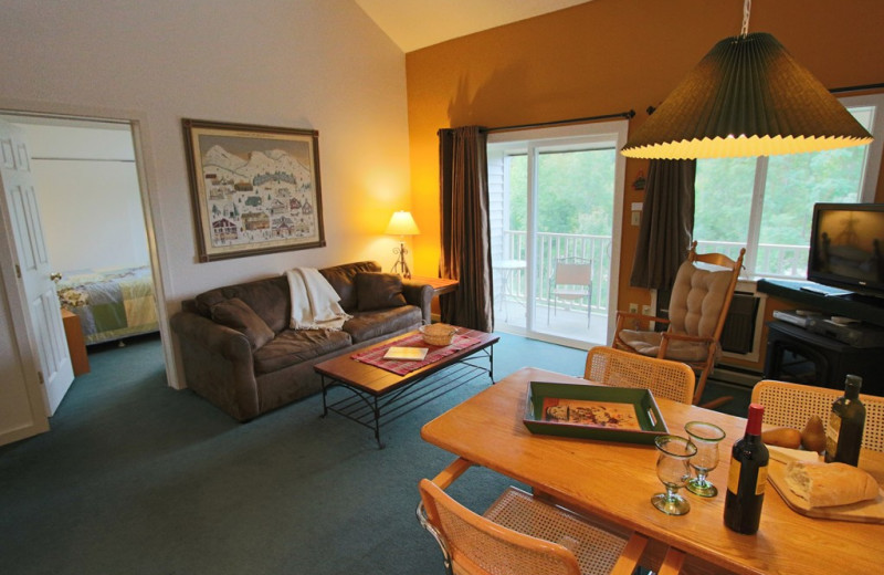 Guest room at The Lodge at Lincoln Station.