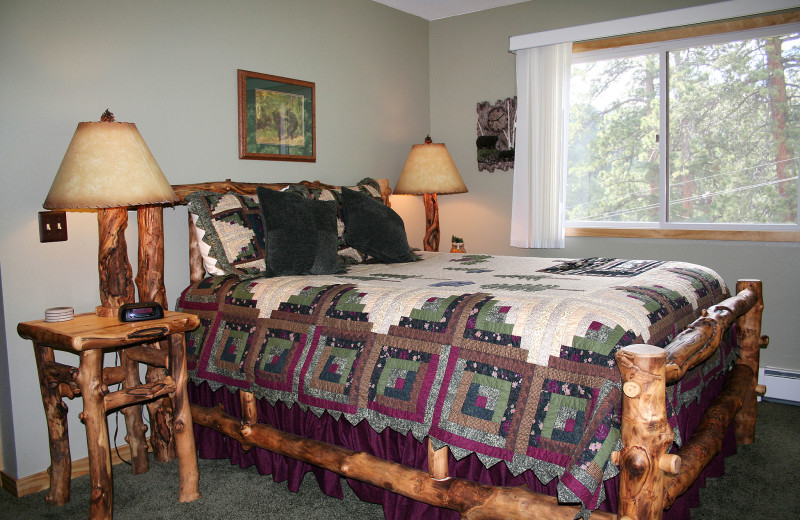 Guest bedroom at Fawn Valley Inn.