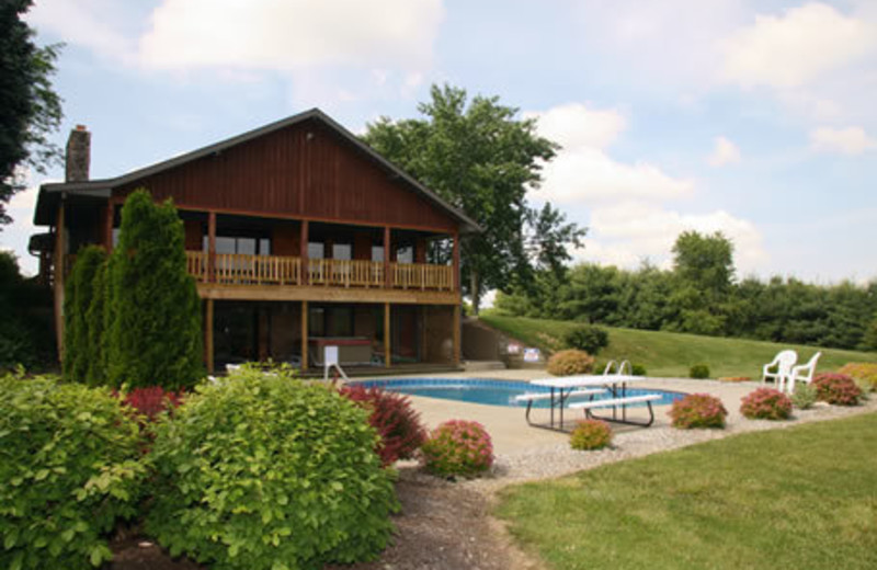 Rental exterior at Old Man's Cave Chalets.