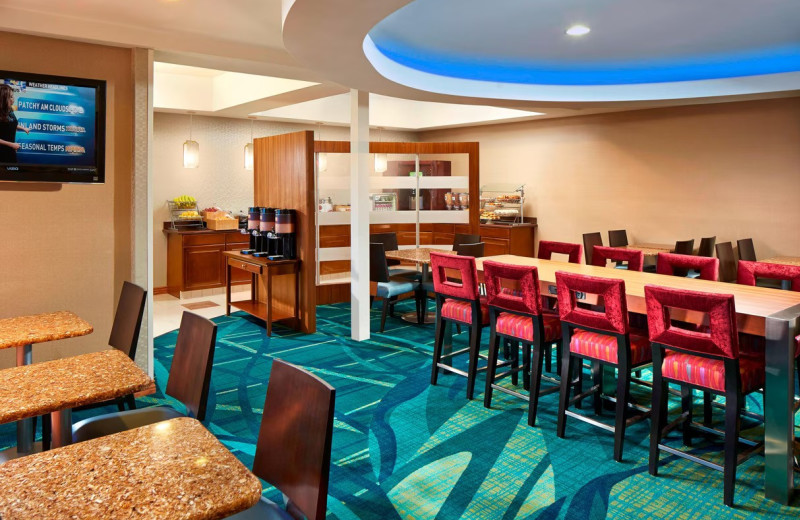 Dining at SpringHill Suites Victorville Hesperia.